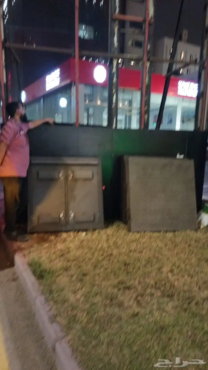 صيانة وتركيب شاشات العرض LED SCREEN 25