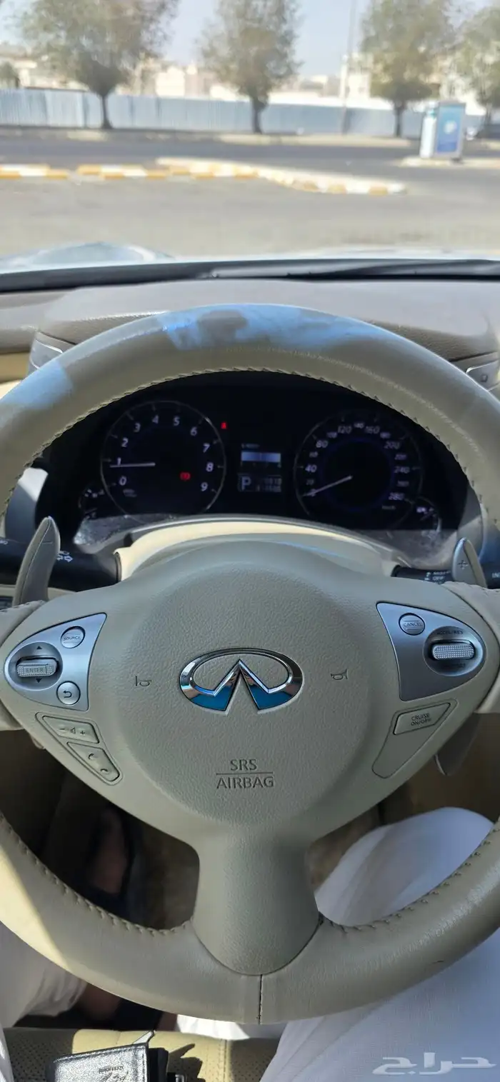 أنفنتي QX70 موديل 2015 21