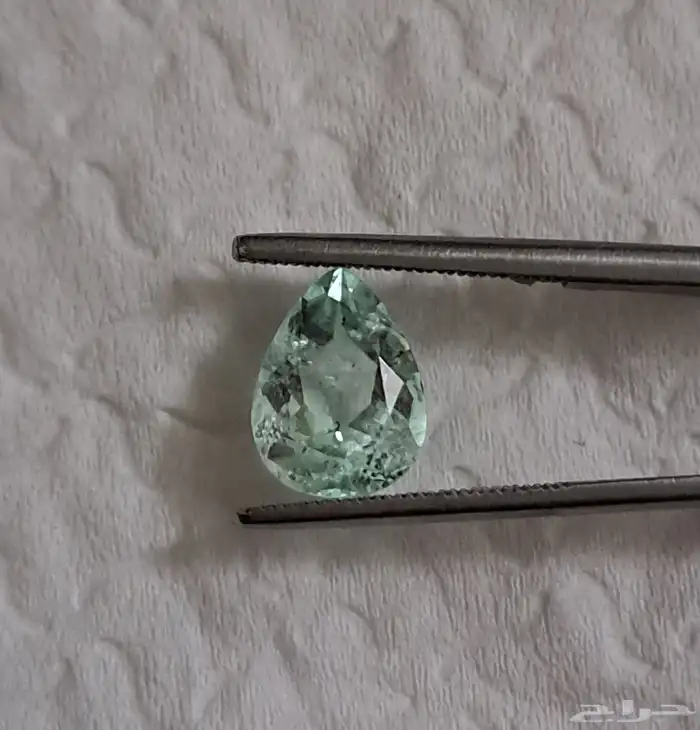 حجر زمرد طبيعي Light Emerald 1