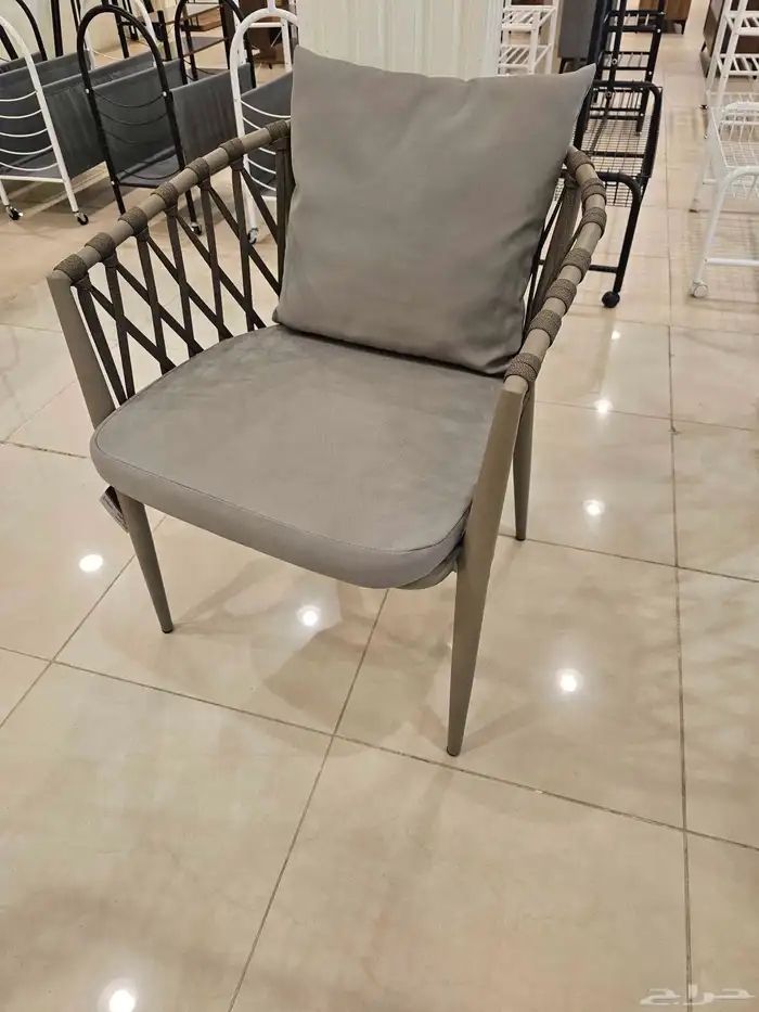 كراسي وطاولات خارجية 8