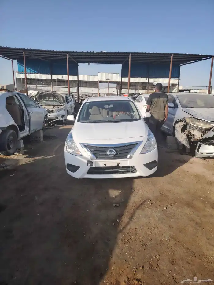 نيسان صني يوجد لدي جميع قطع غيار السيارات المستعملة 1
