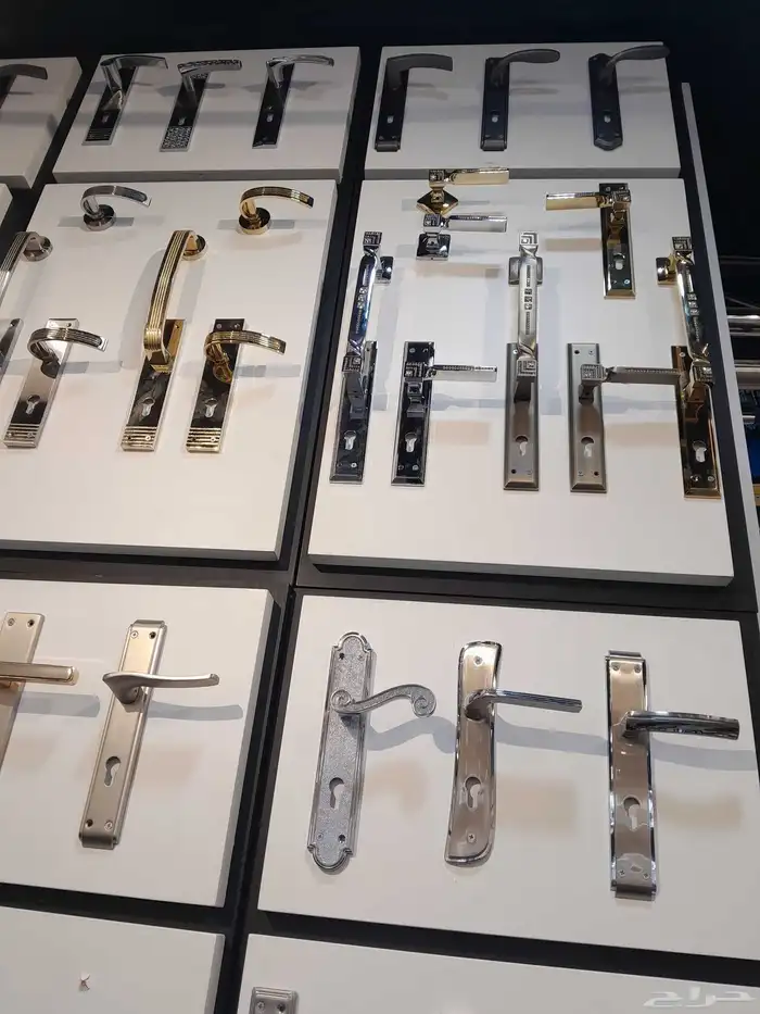 نجار أبواب واثاث فك وتركيب وصيانه بالرياض 2