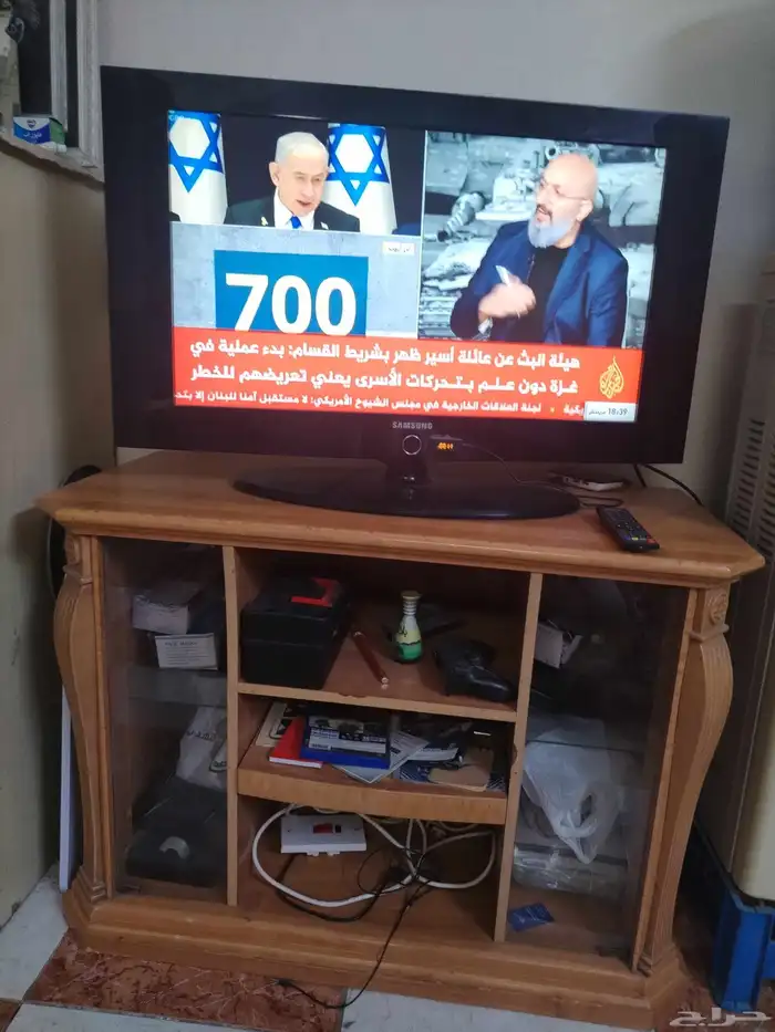 شاشه سامسونج 32 بوصه مع الطاوله والرسيفر 0