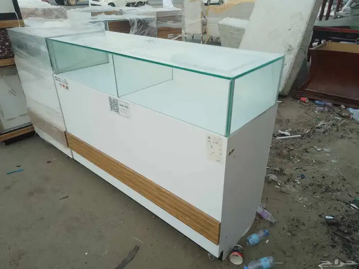 طاولات عرض قزاز 0