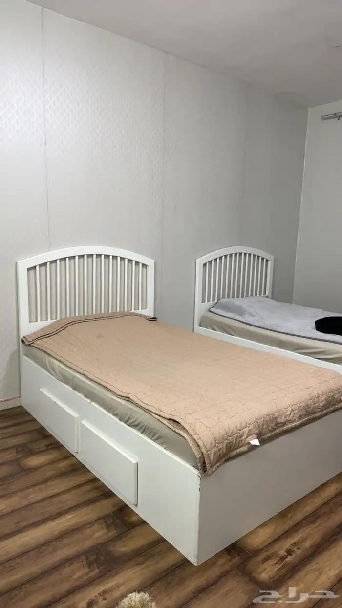 دولاب ملابس وسريرين وكنبه ودولاب 3