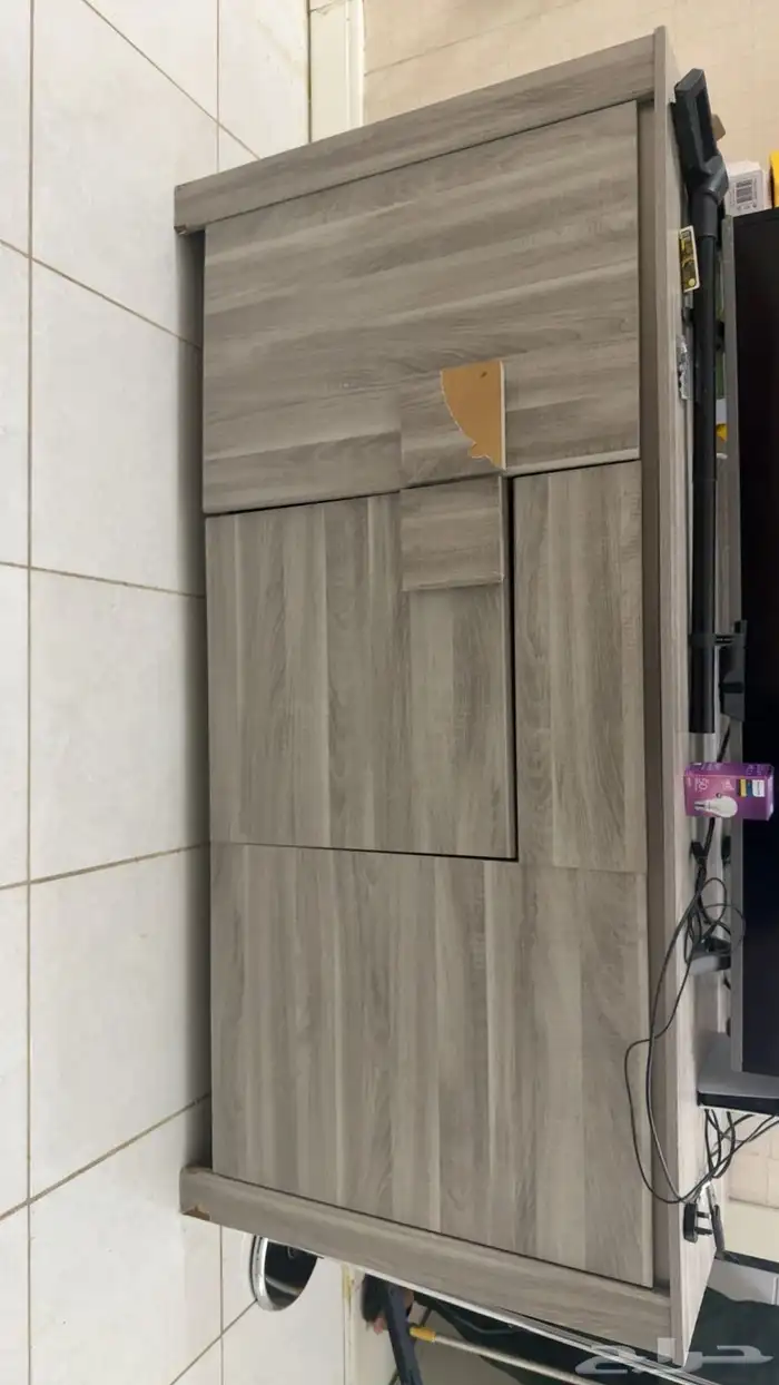 دولاب ملابس وسريرين وكنبه ودولاب 0