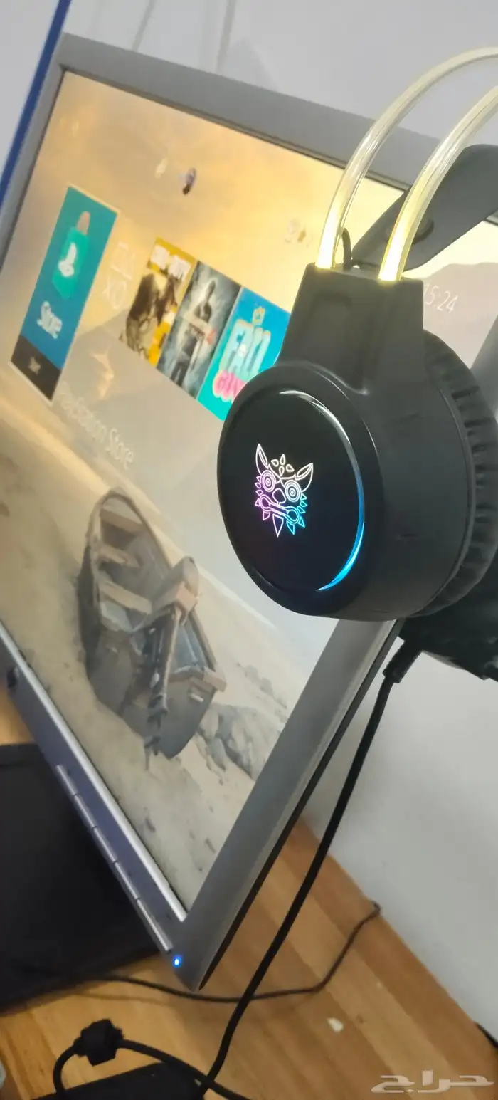Ps4 with monitor kb mouse and headset. 0