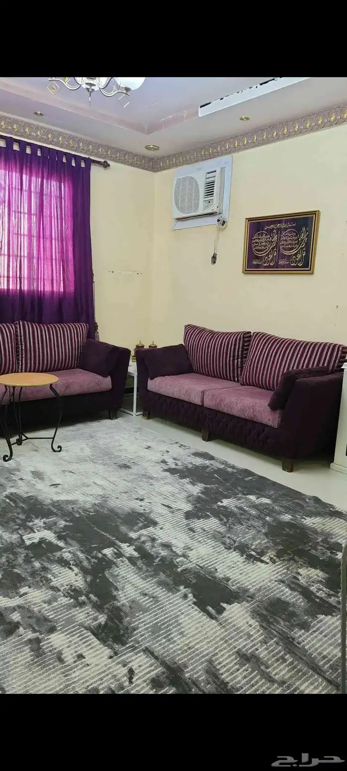 كنب بحالة ممتازة للبيع 1