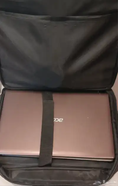 لابتوب acer للبيع التتش باد مايشتغل و الشاحن اصلي مع شنطه index