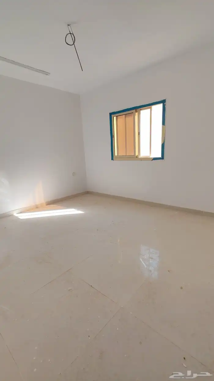 عمارة لسكن الشركات في حي الروابي 4
