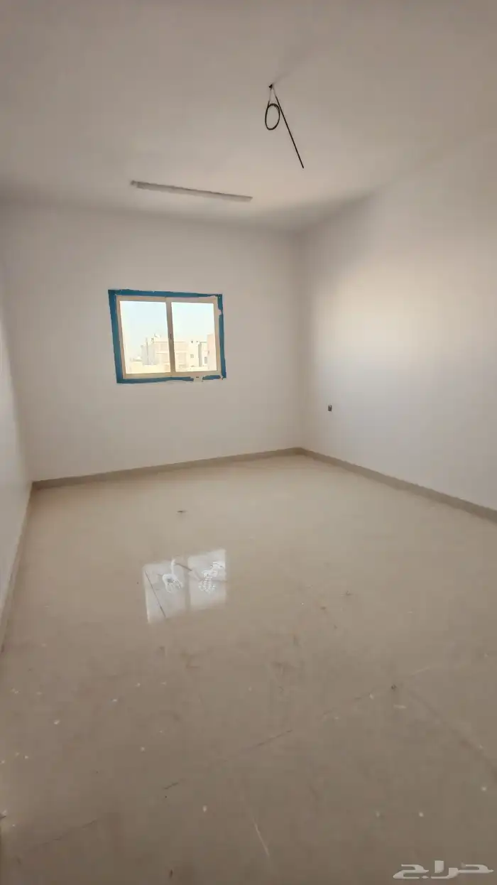 عمارة لسكن الشركات في حي الروابي 6