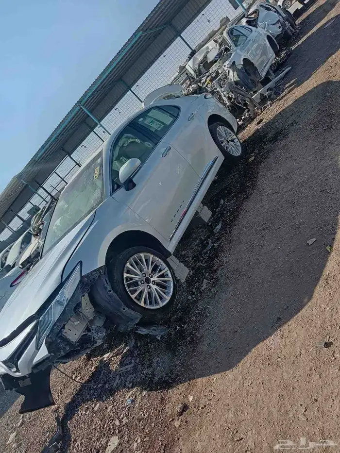 تشليح كامري لبيع قطع غيار فقط مديل 2020 6 سلندر 3