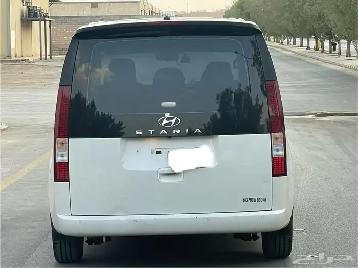 هيونداي ستاريا 2022 فل نظيف بحالة الوكالة 1