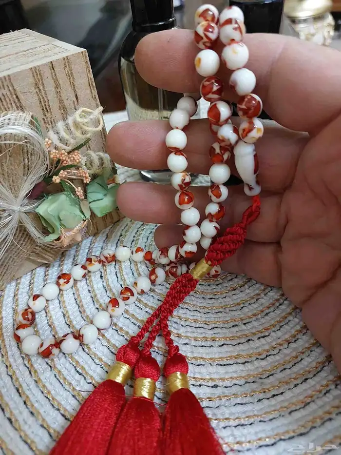 تخفيضات على سبح الفاتوران بمناسبة اليوم الوطني 42