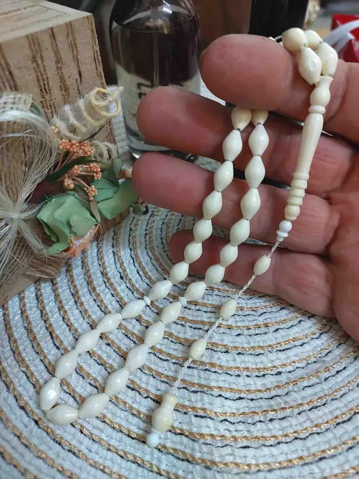 تخفيضات على سبح الفاتوران بمناسبة اليوم الوطني 33