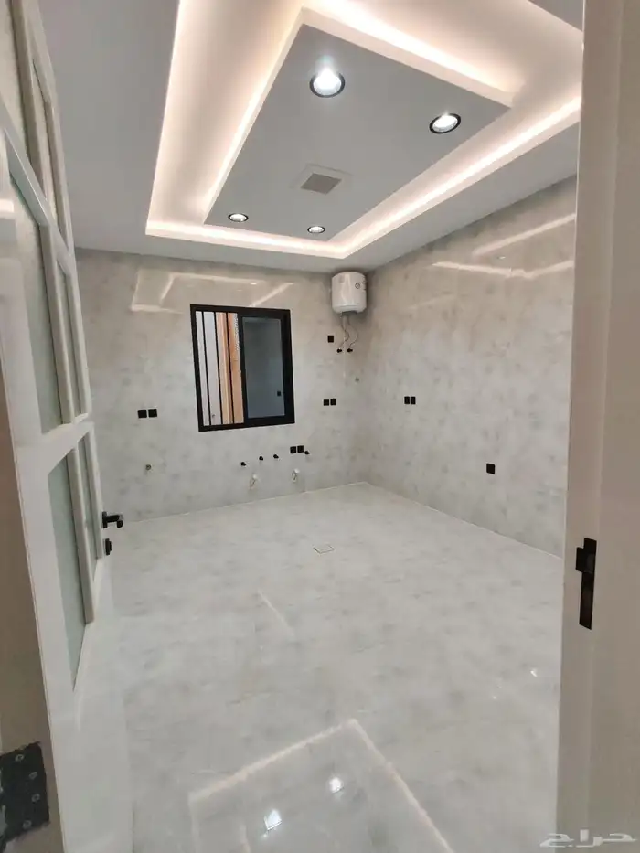 للبيع روف مع ملحق (بأحد رفيده)تشطيب فاخر مساحه 352 15