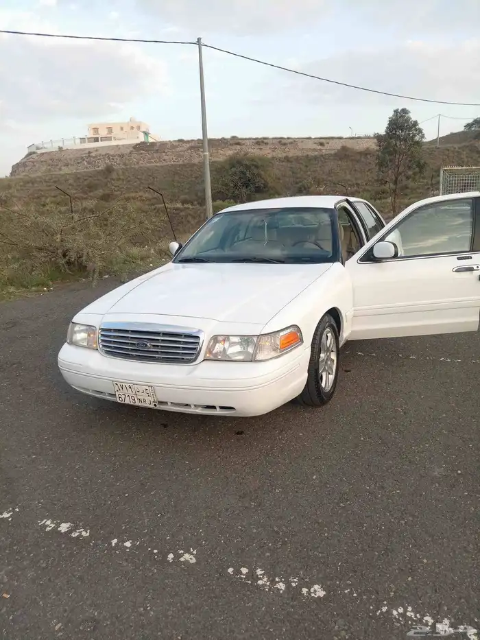 فورد كراون فكتوريا أمريكي 2002 21