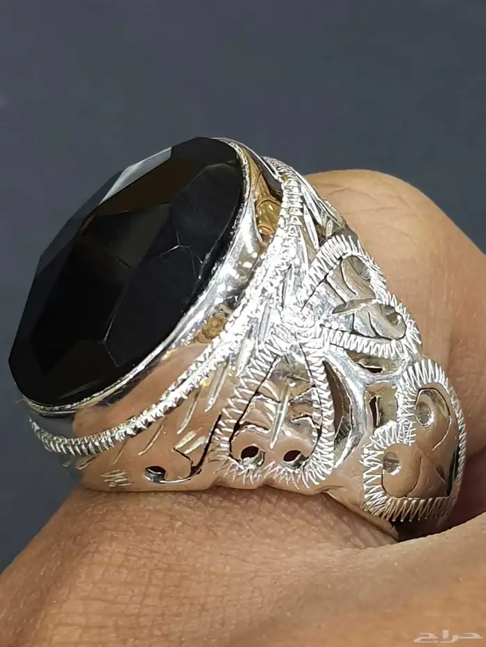 خاتم عقيق يماني اسود مترش 1