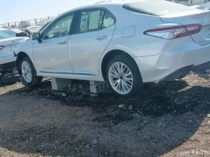 تشليح كامري لبيع قطع غيار فقط مديل 2020 6 سلندر 0