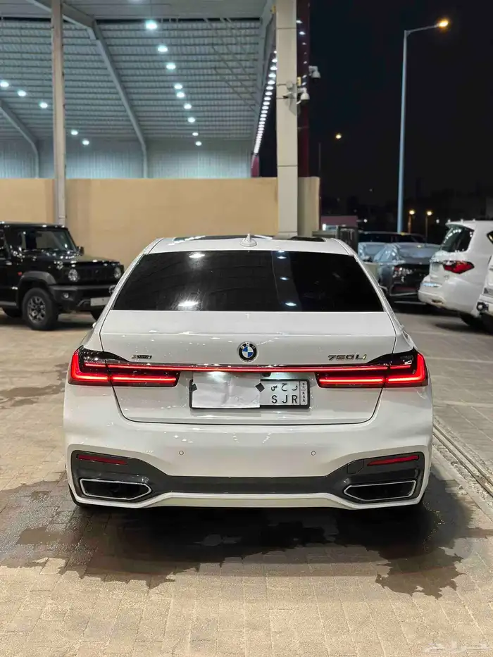 بي ام دبليو 750 موديل 2022 5