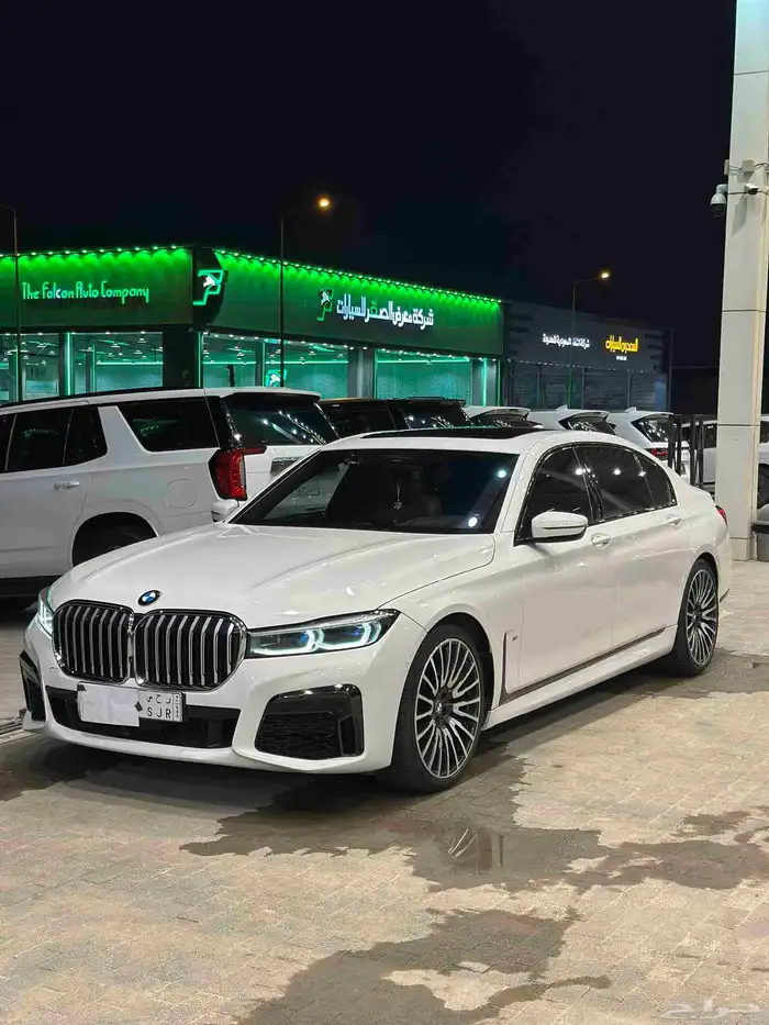 بي ام دبليو 750 موديل 2022 1