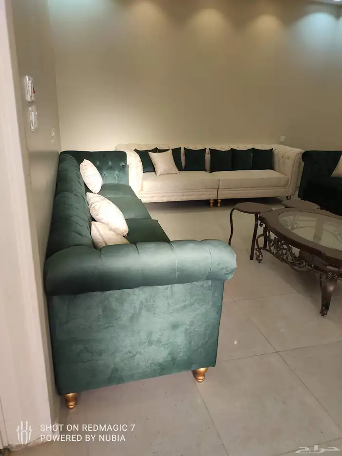 الكنب والطاوله مع بعض للبيع 5