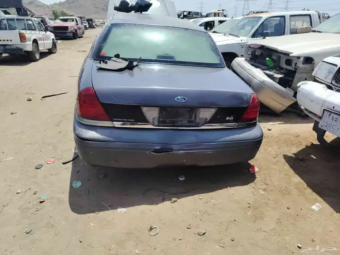 فورد فكتوريا 2008للبيع قطع غيار فقط ونقوم مكينه قير شرط 3