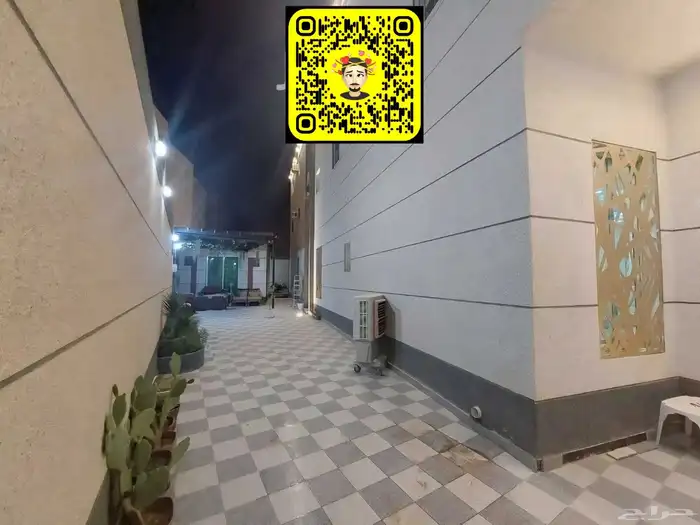 للبيع فيلا درج داخلي وشقتين مستقلة في الرياض في حي الرمال 1