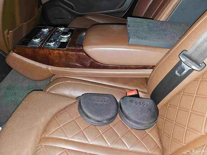 اودي A8L Quatro 2011 فل كامل 17