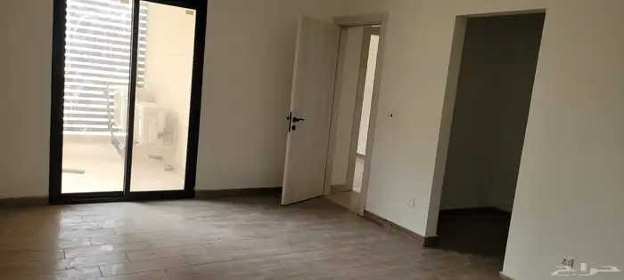 شقه للايجار ضاحيه الجوهره خمس غرف مشروع بيلار 4
