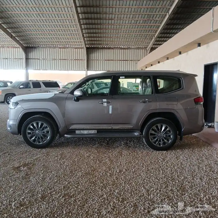 تويوتا GXR ديزل 2024 L3 عبداللطيف جميل بطاقه جمركية 4