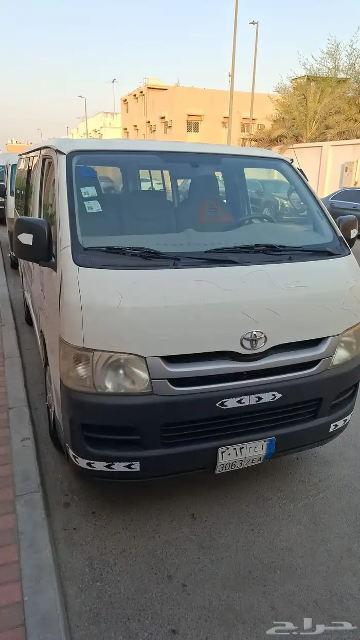 4باصات تويوتا بحالة ممتازة و مكيف بارد جدا فحص ممشى قليل 5