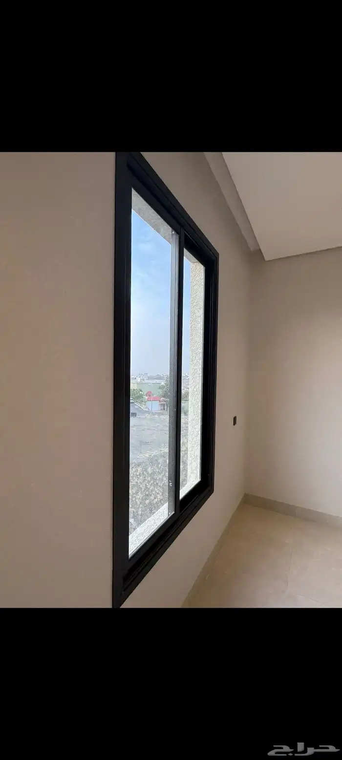 للبيع شقق ارضية وعلويه موقع مميز بالقرب من المطار 2