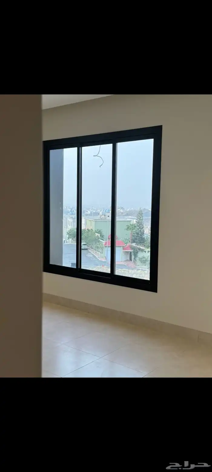 للبيع شقق ارضية وعلويه موقع مميز بالقرب من المطار 4