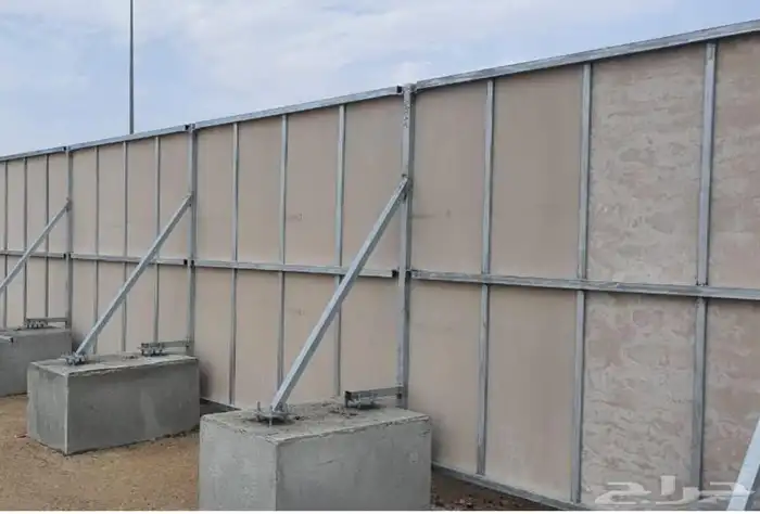 تسوير المزارع والأراضي والملاعب وتركيب مستودعات 10