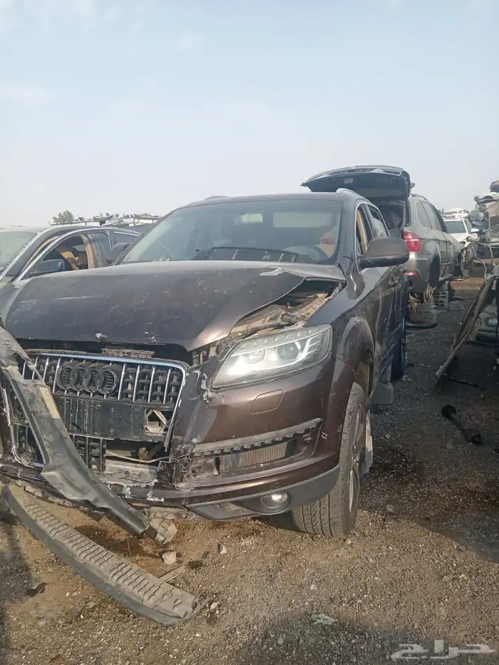 2012 Q7 تشليح نجمة  الحائر لبيع قطع غيار السيارات 1