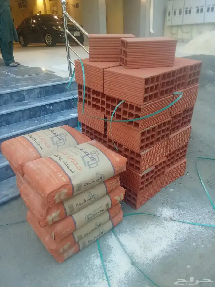 قلاب بطحاء اكياس واسمنت وطواب صغير وبلك وعتب ونقل مخالفةدمار 1