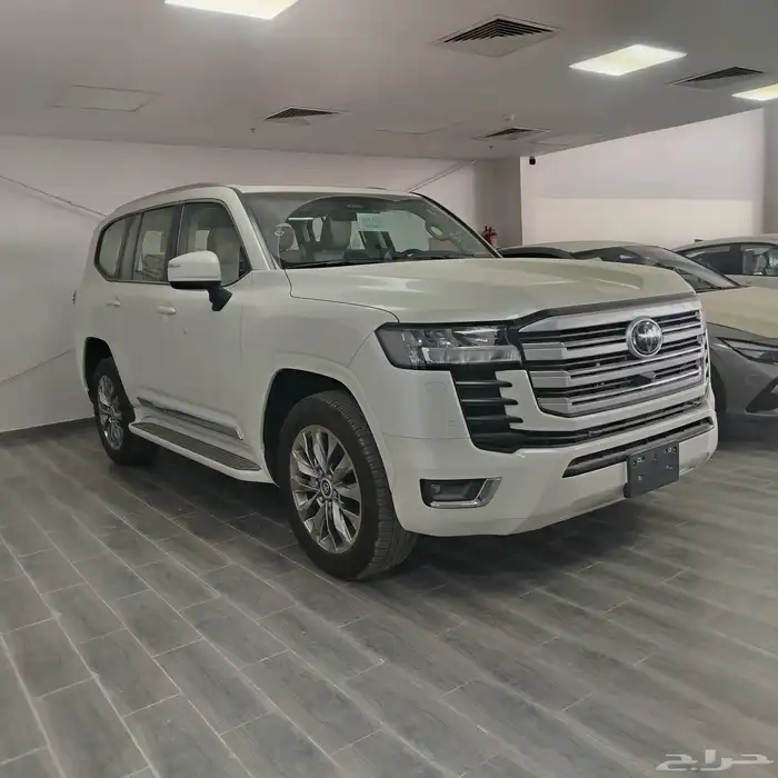 تويوتا لاندكروزر GXR 2025 متوفر جميع الفئات عرض خاص 50 50 2