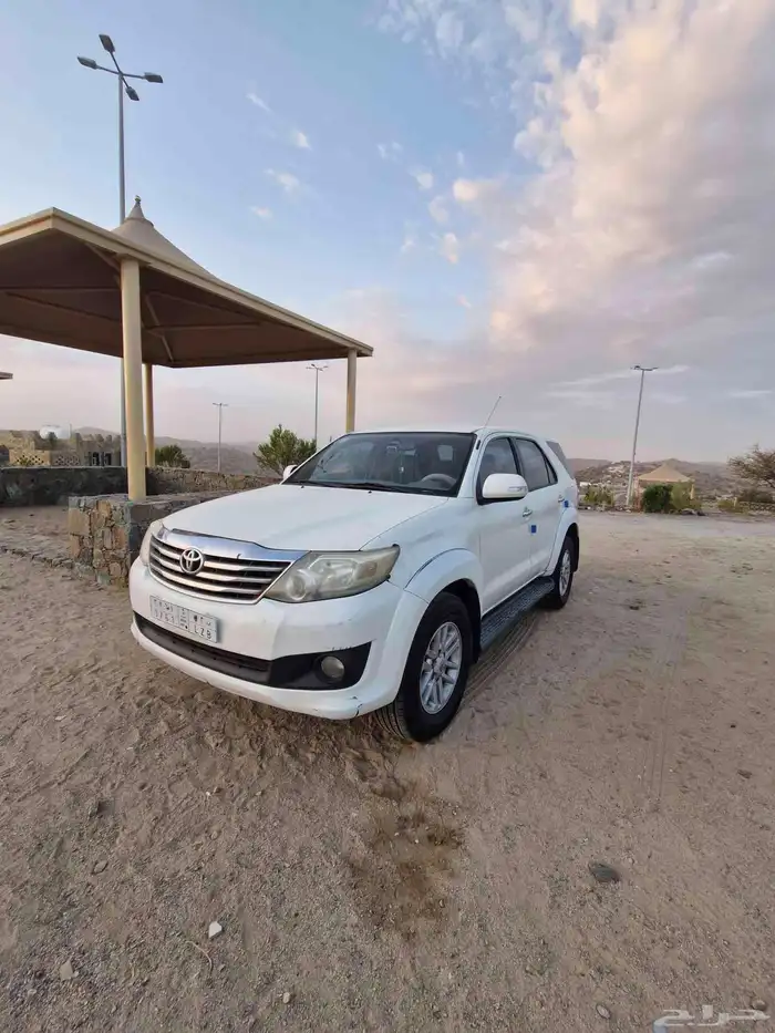 فورتشنر موديل 2012 أربعة سرندل بودي وكالة صبغ وكالة 3