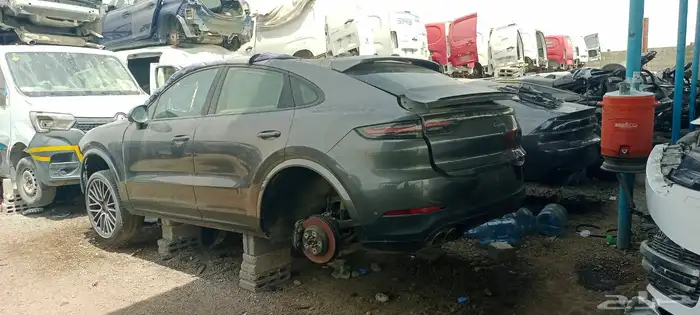 توفير جميع قطع غيار السيارات المستخدمه 1