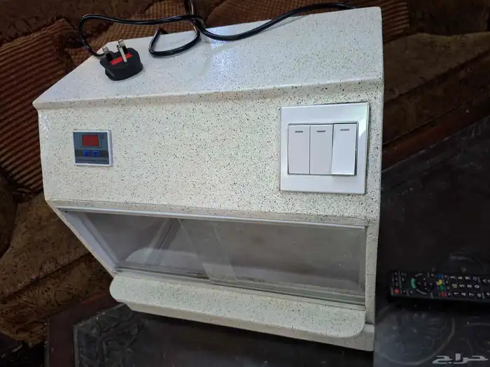 حاضنة الكترونيه 8