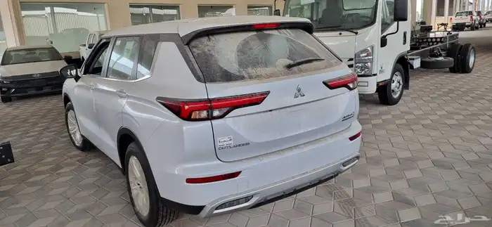 ميتسوبيشي اوتلاندر 2025ستاندر 7راكب 3