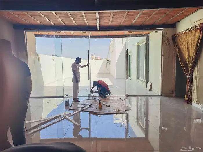 معلمين زجاج صيانة قزاز ابواب سكريت واجهات محل زجاج ومراي 3