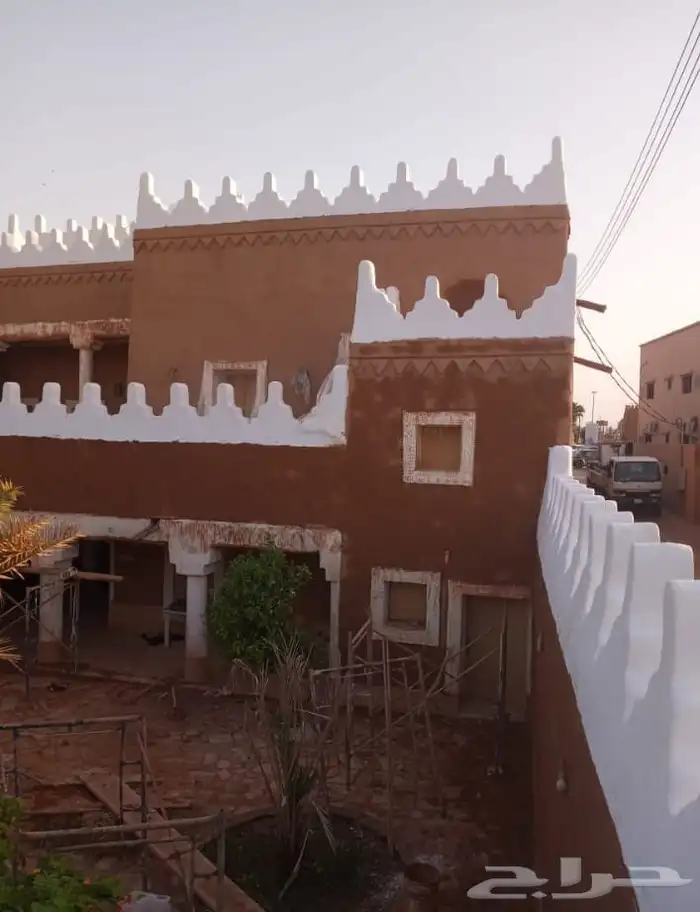 نعمل في مجال التراث والحجر الطبيعي وكذالك قسم خاص في توريد ا 0