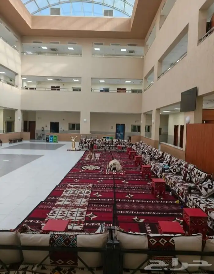 تاجير كراسي وطاولات طعام وجلسات شعبيه وكنب 3