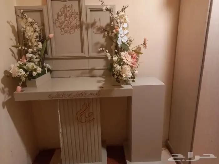 عربيه جديده للبيع مع قاعده وفيها اضاءه ب الفي 1