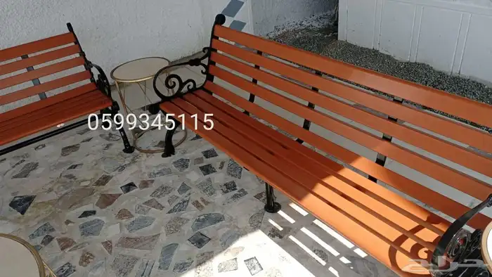 كرسي الحديقة من الحديد والخشب ورجل في الوسط لتحمل اوزان 13