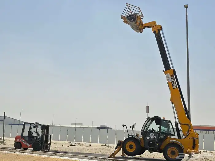 جي سي بي تيلسكوب تيلهندر للإيجار . مرلوه 17 متر 4