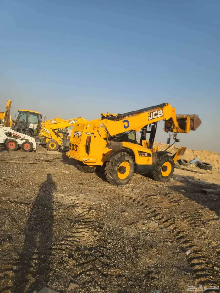 رافعات تلسكوبيةوجي سي بي ورافعه شوكيه فوركلفت وكرينات للاجار 0