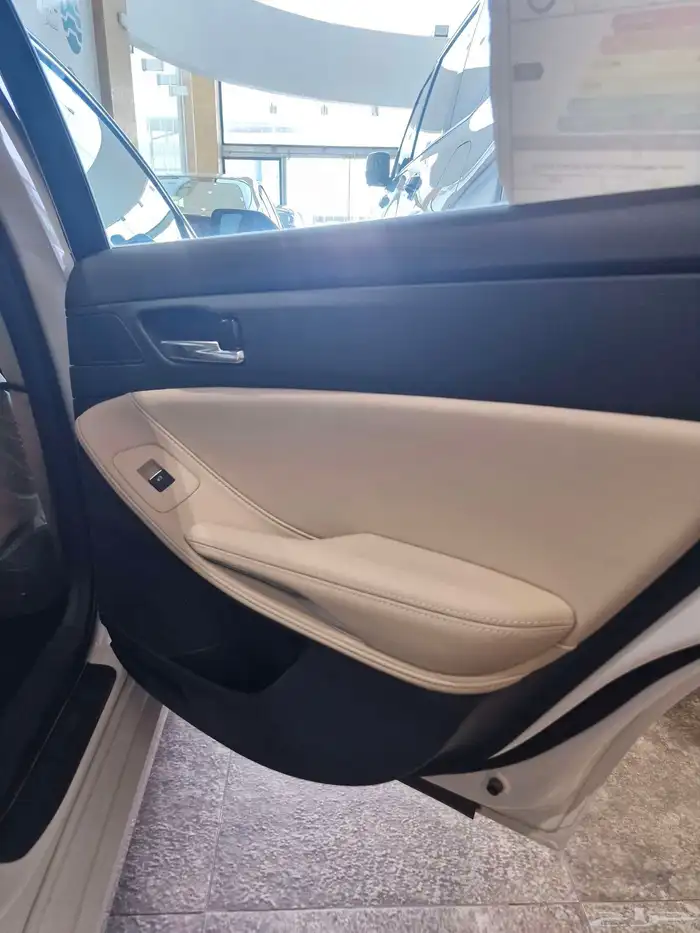 تيوتا افالون 2022 14